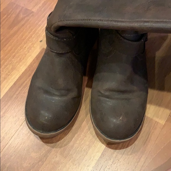 Boots - Picture 5 of 5